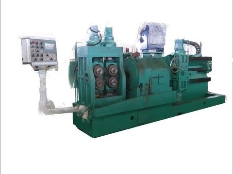 Semi Auotomatic Type Peeling Machine WXC60Y För Black Bar Peeling Lathe